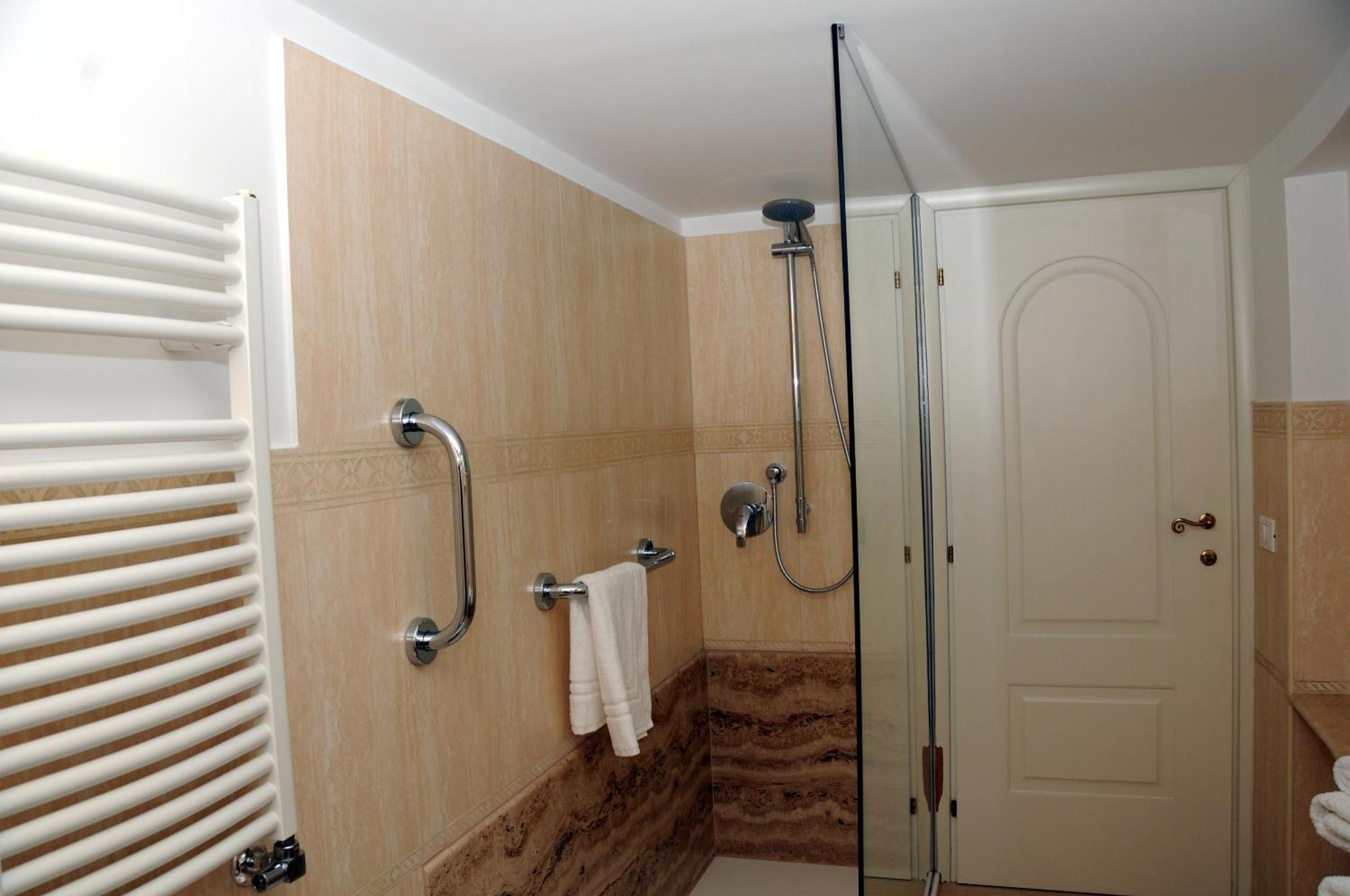 A Casa Di Lu, Al Colosseo - Guest House Рим Екстериор снимка