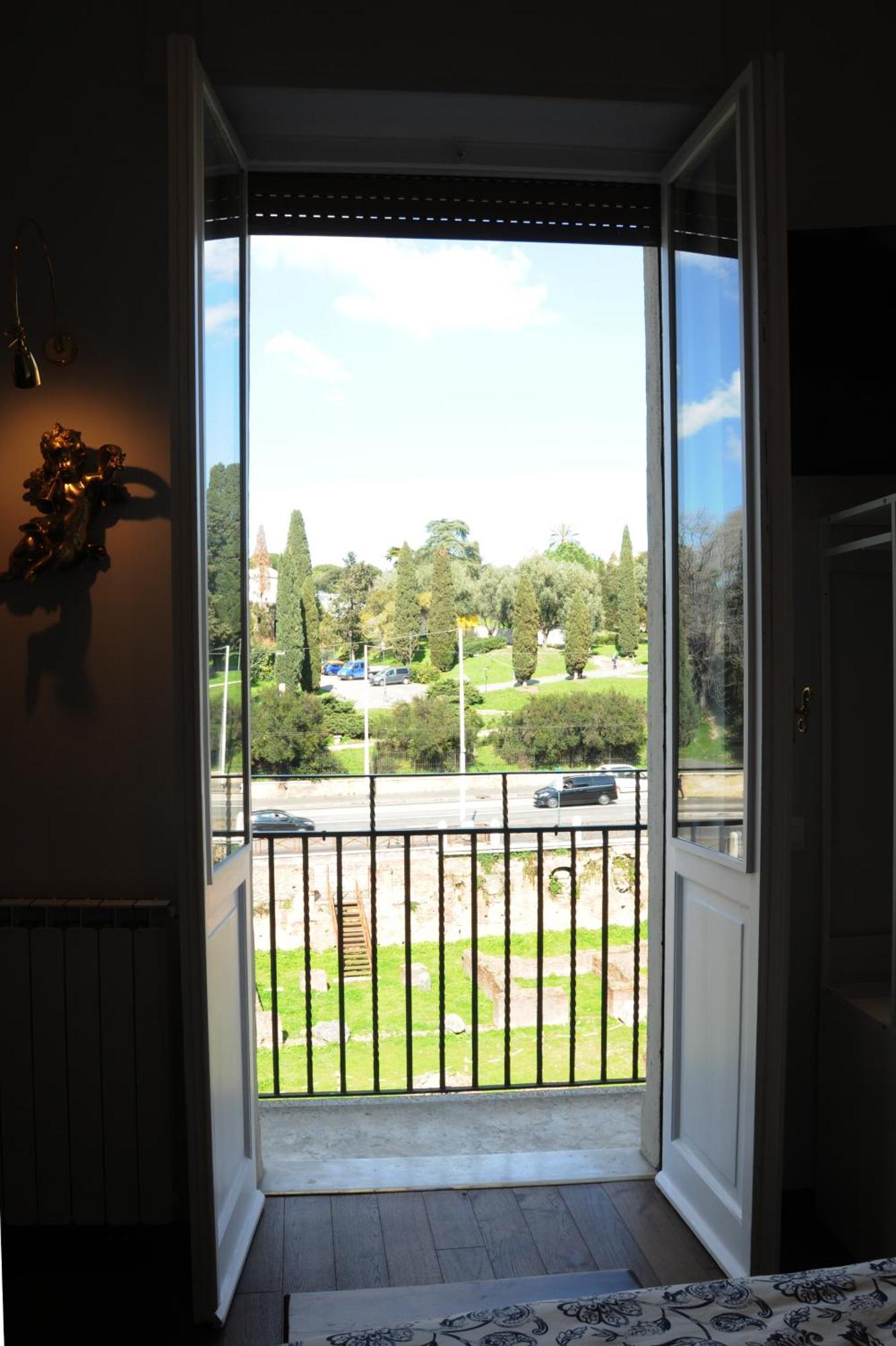 A Casa Di Lu, Al Colosseo - Guest House Рим Екстериор снимка