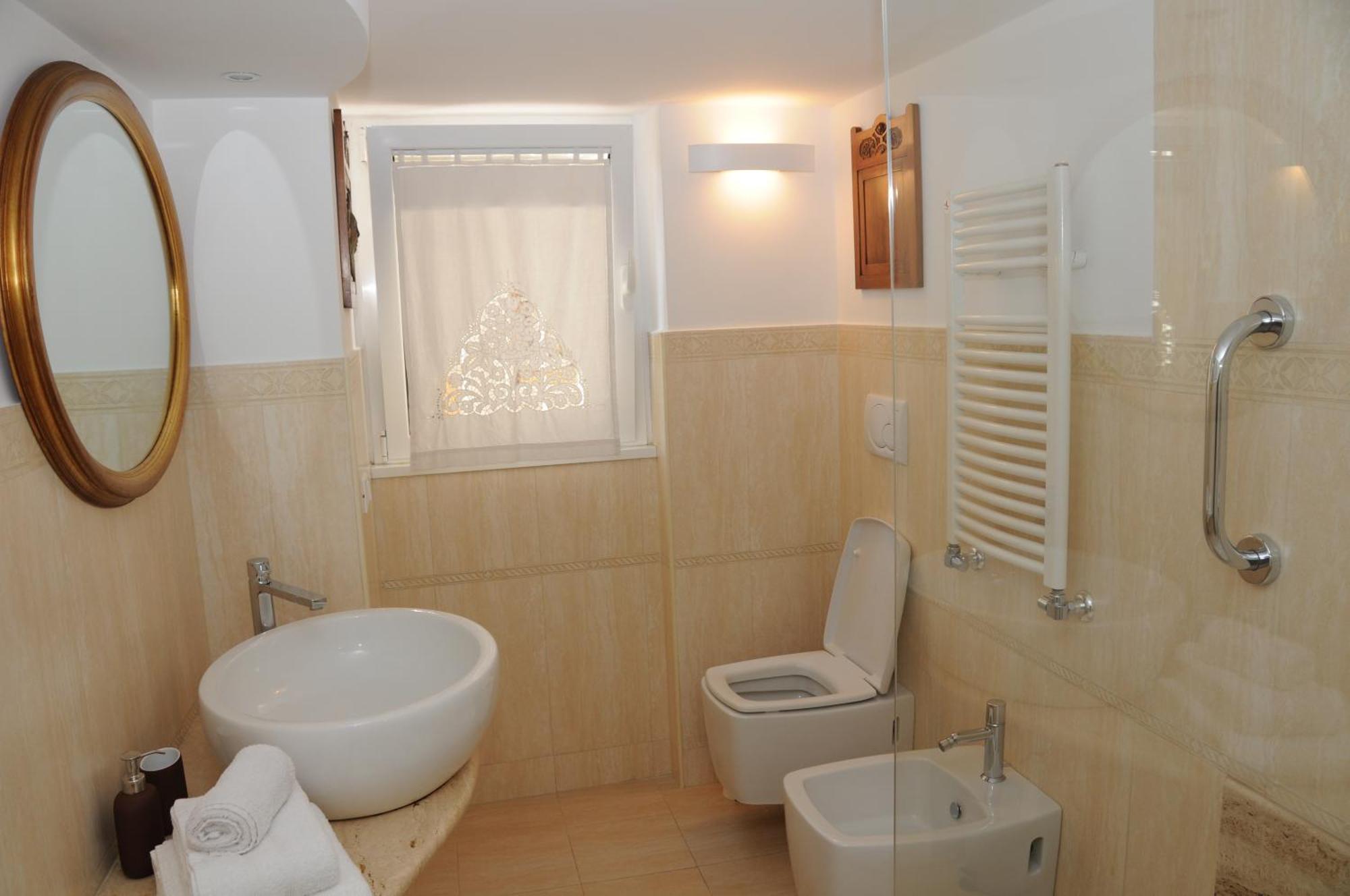 A Casa Di Lu, Al Colosseo - Guest House Рим Екстериор снимка